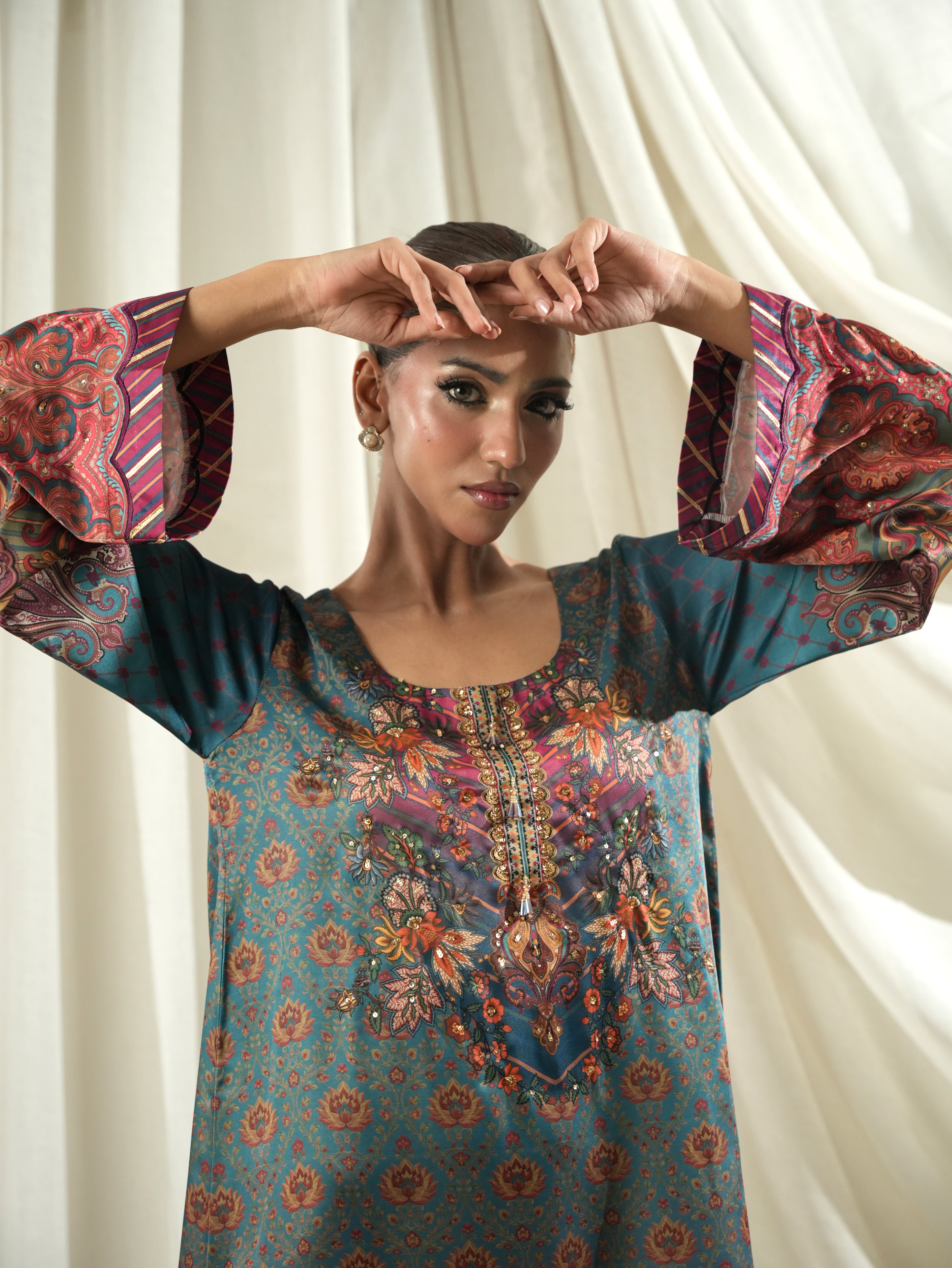 MAHIRA - Long Length Kaftan