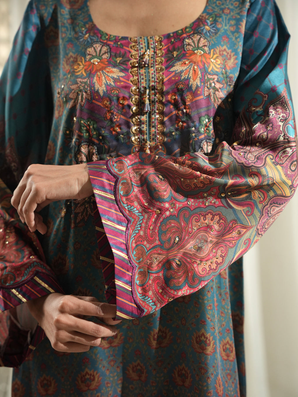 MAHIRA - Long Length Kaftan